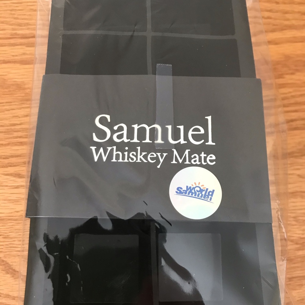 NEW 2 pack Silicone Square Ice Cube Trays